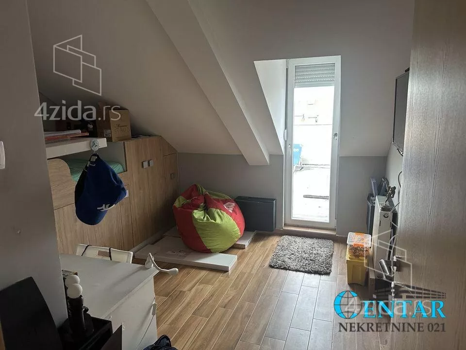 Četvoroiposoban stan | 4zida