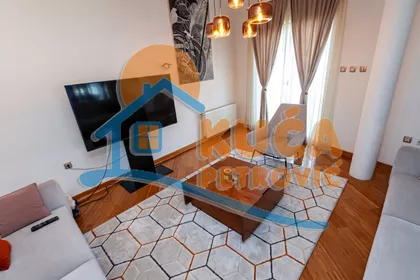 Ruža | 4zida.rs
