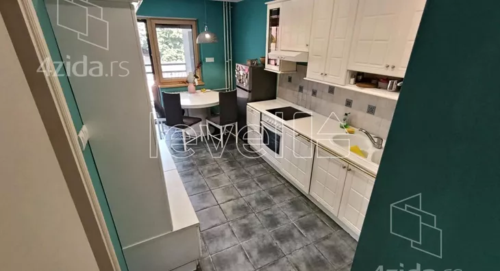 Troiposoban stan | 4zida