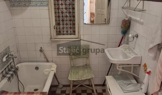 Četvoroiposoban stan | 4zida