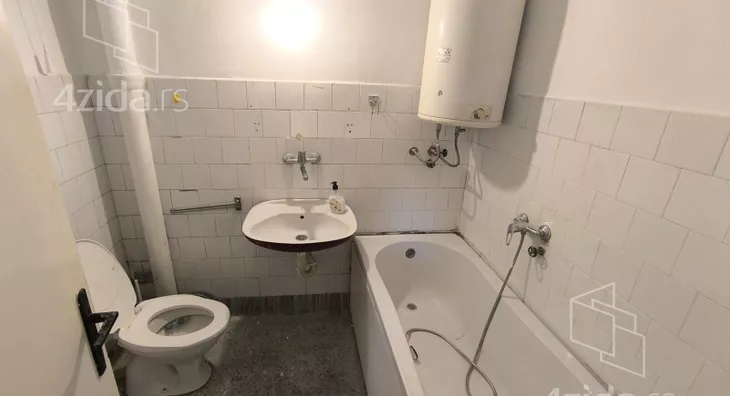 Četvoroiposoban stan | 4zida