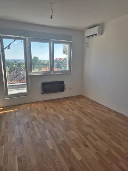 Surčin | 4zida.rs