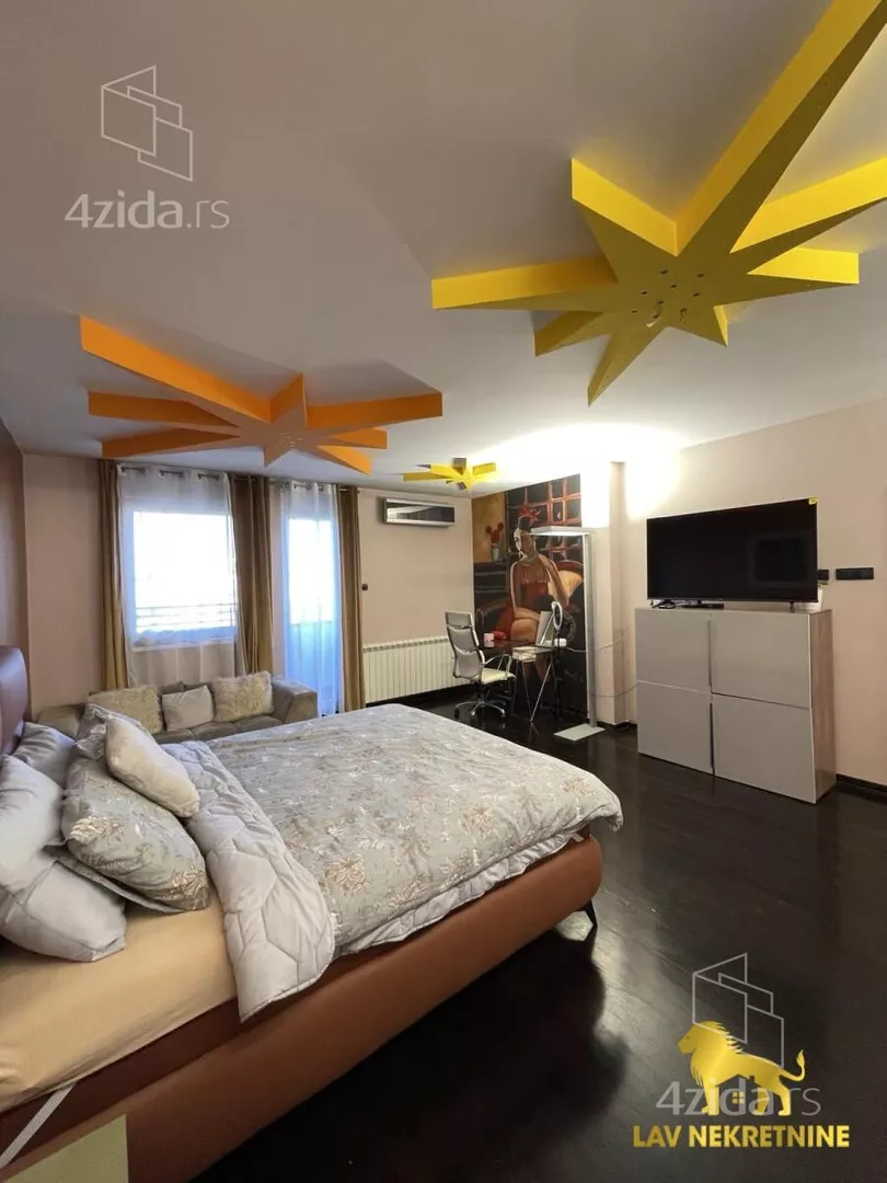 Šestosoban stan | 4zida