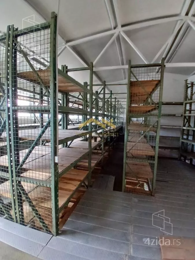 Poslovna zgrada | 4zida