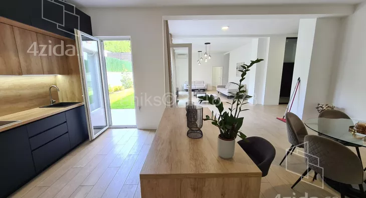 Šestosoban stan | 4zida