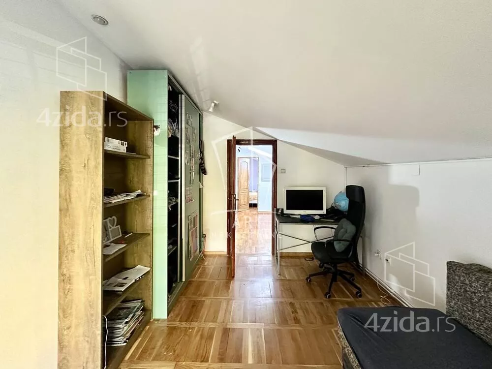 3-etažna kuća | 4zida