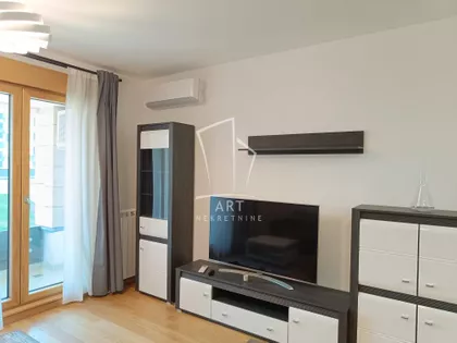 Tadije Sondermajera | 4zida.rs