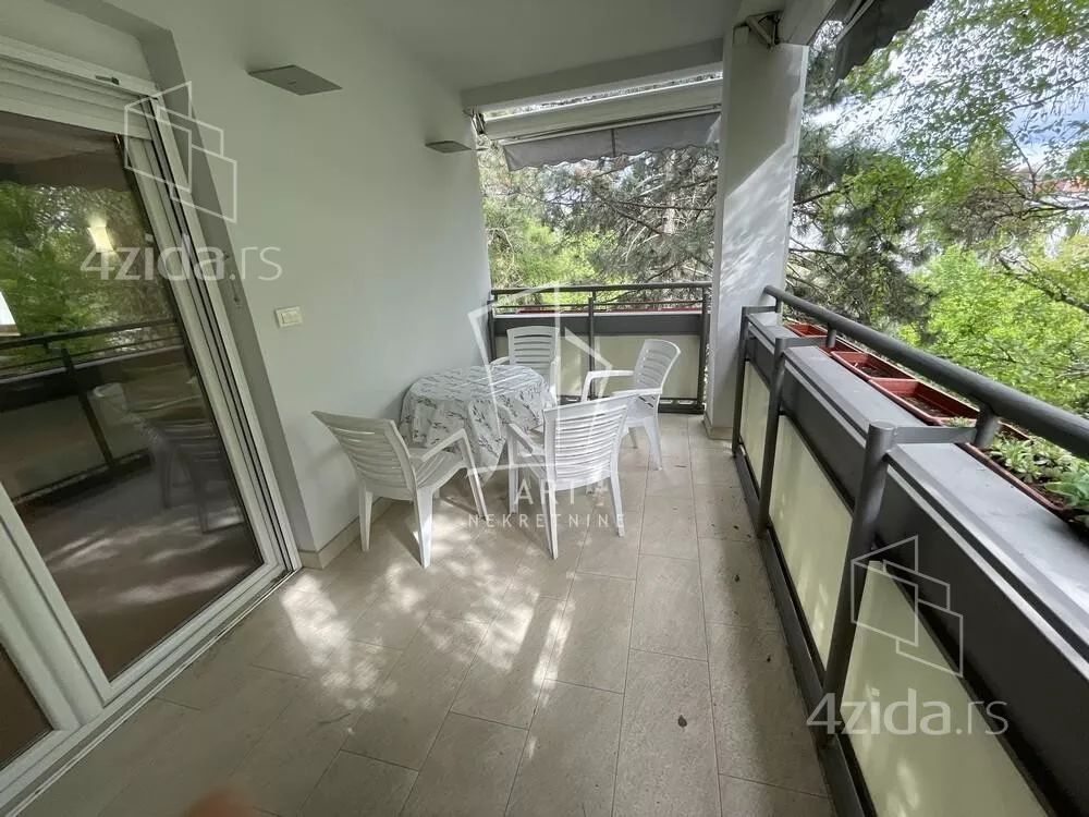 Četvoroiposoban stan | 4zida