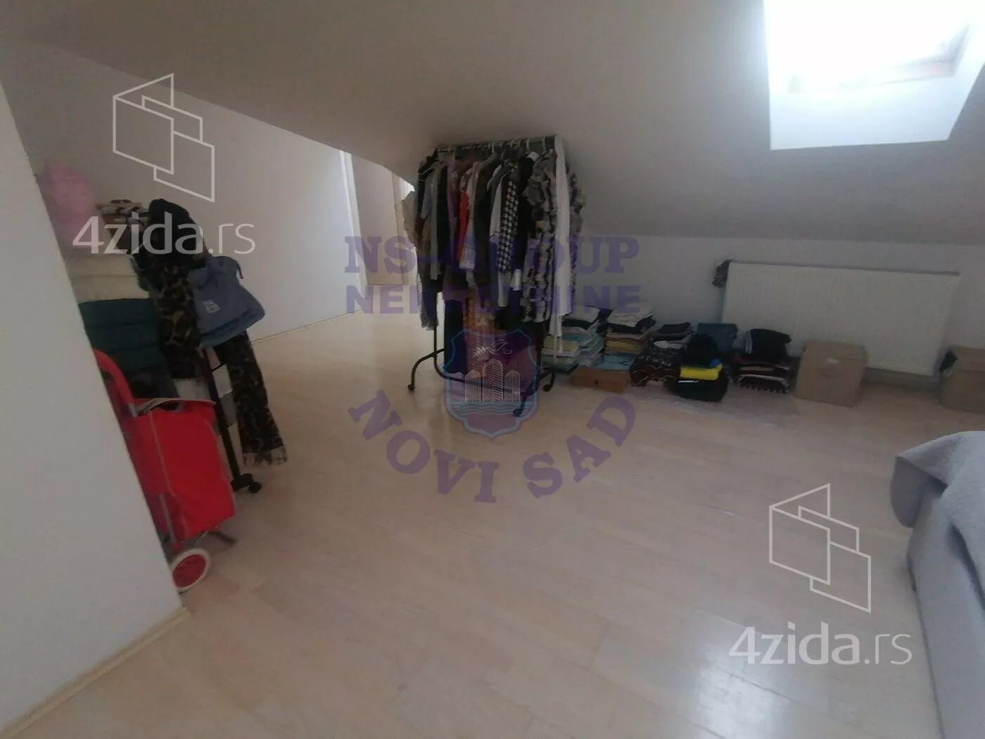 Četvoroiposoban stan | 4zida