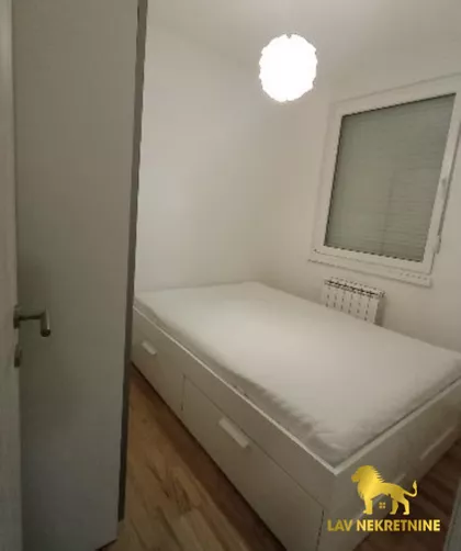 LAZE LAZAREVIĆA | 4zida.rs