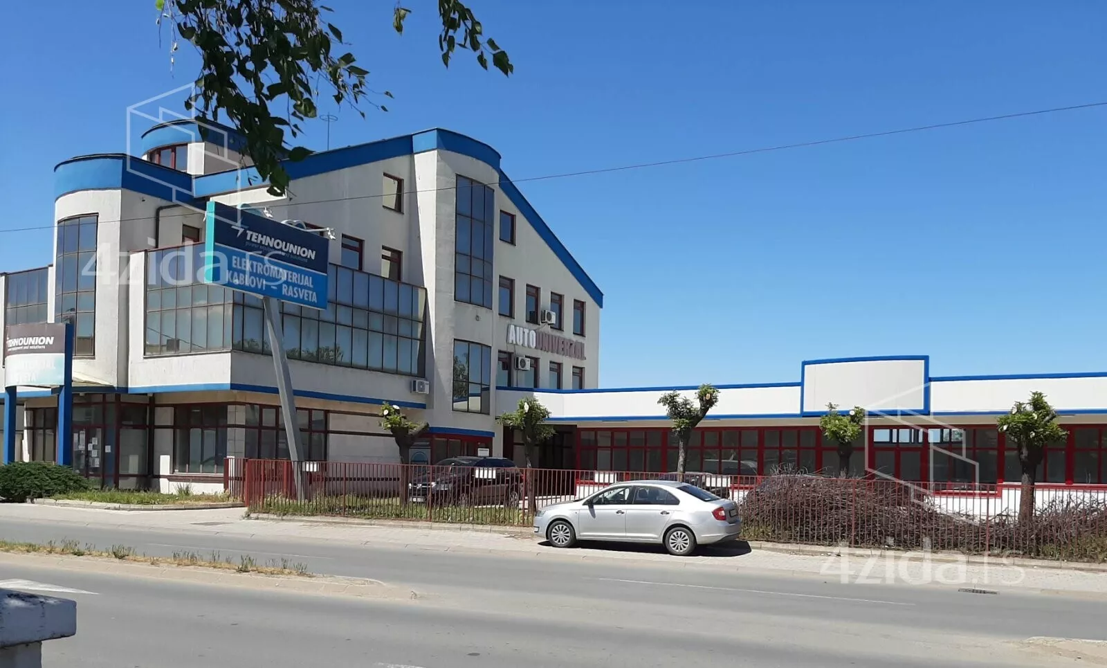 Poslovna zgrada | 4zida