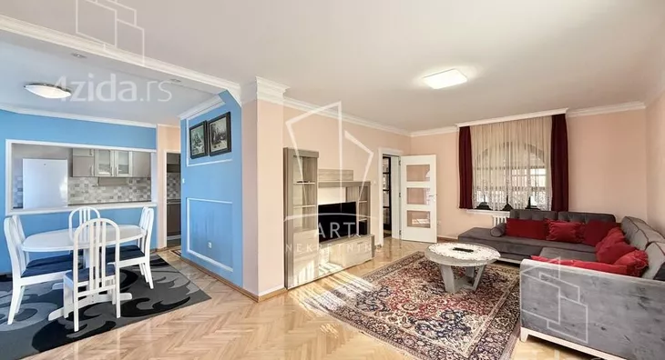 Petosoban stan | 4zida