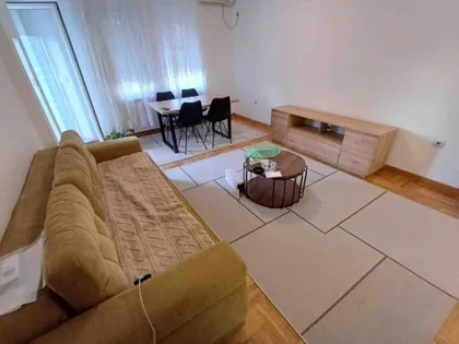 Pećska | 4zida.rs