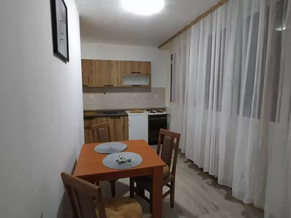 Kneza Lazara 6 | 4zida.rs