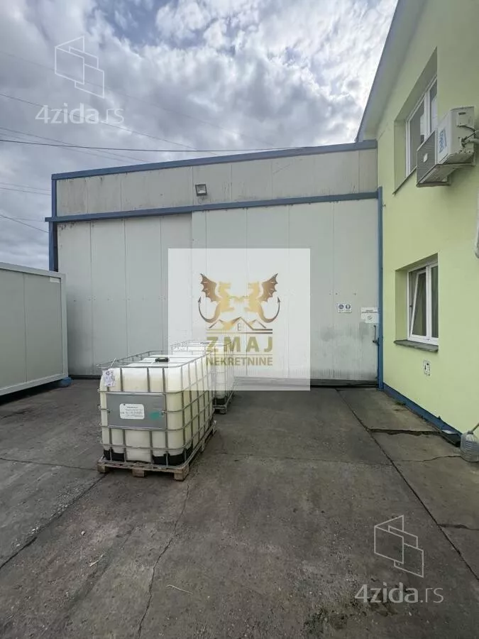 Poslovna zgrada | 4zida