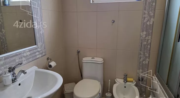 Petosoban stan | 4zida