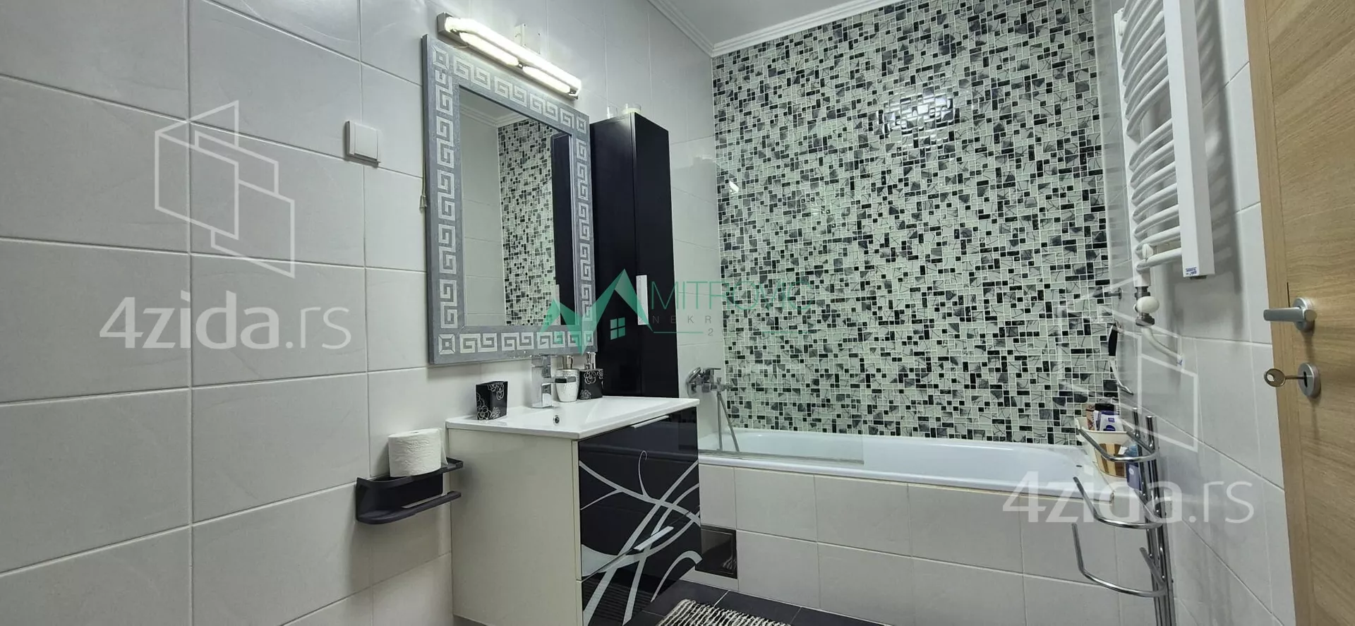 Četvoroiposoban stan | 4zida