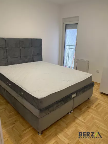 Cara Dušana | 4zida.rs