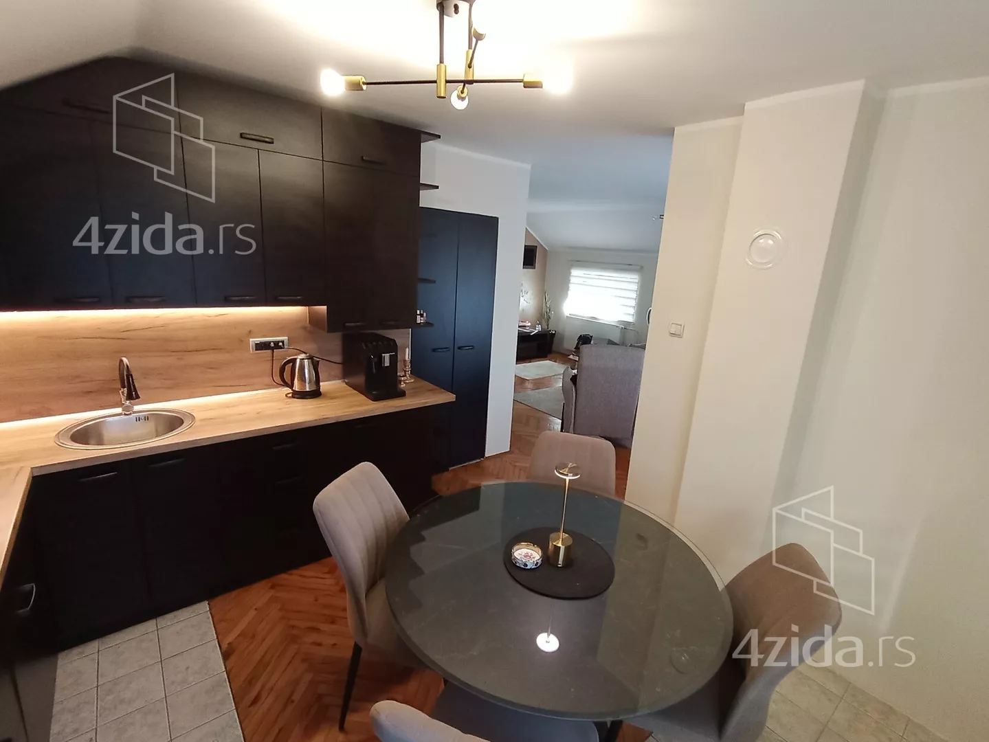 3-etažna kuća | 4zida