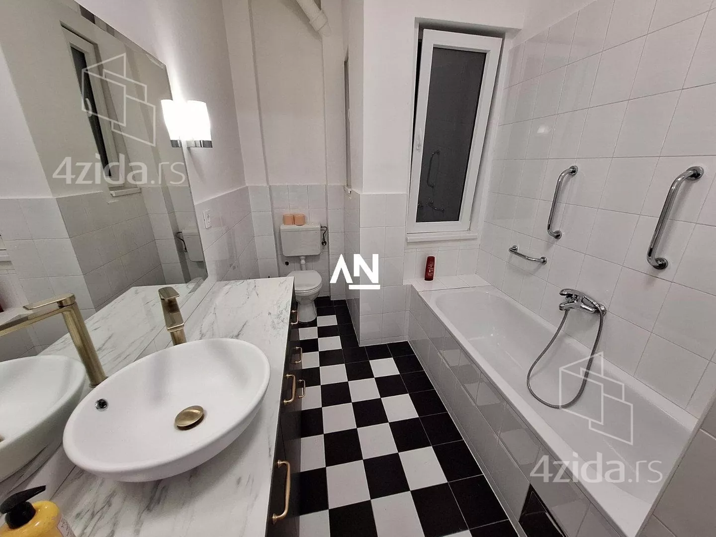 Petosoban stan | 4zida