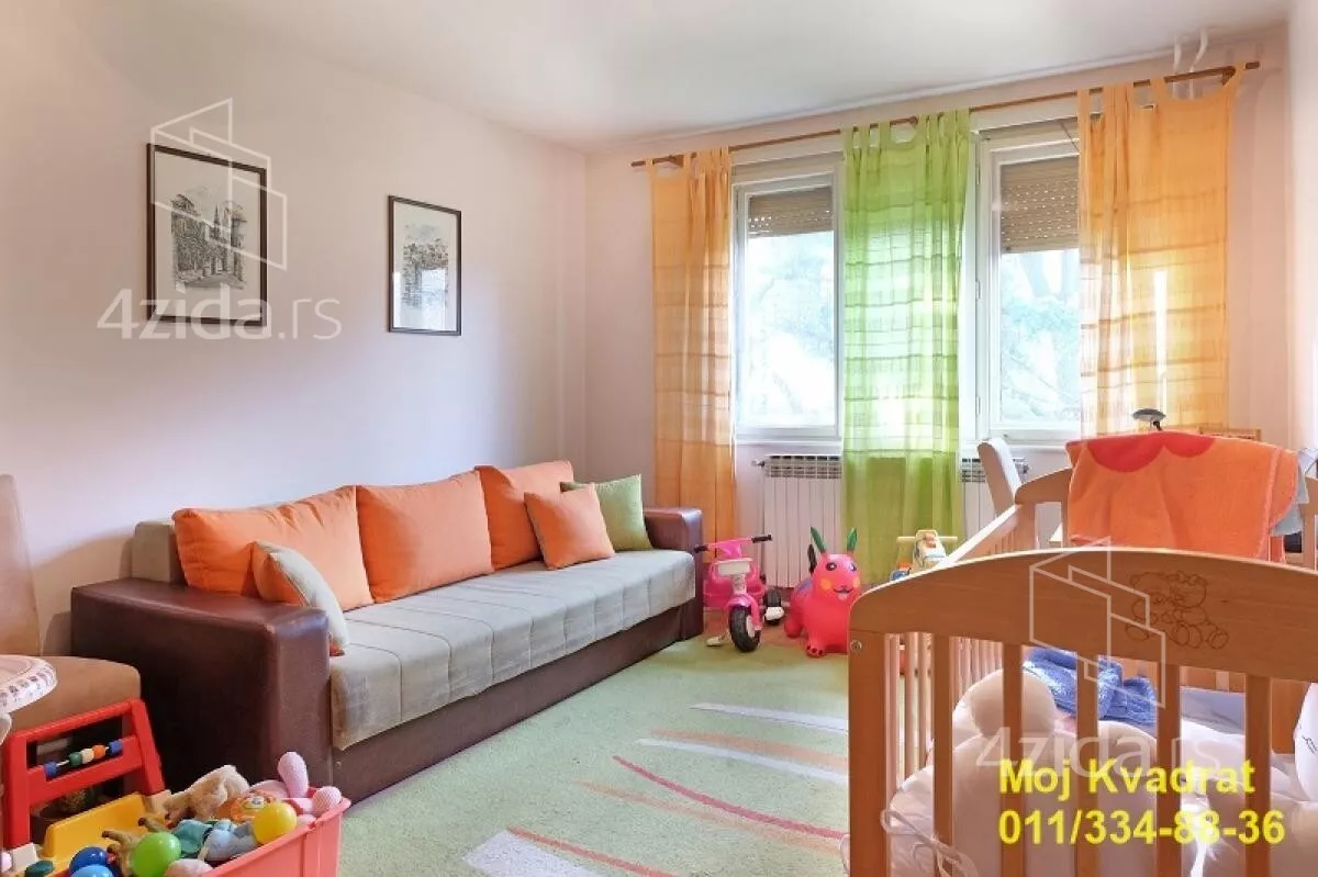 Šestosoban stan | 4zida