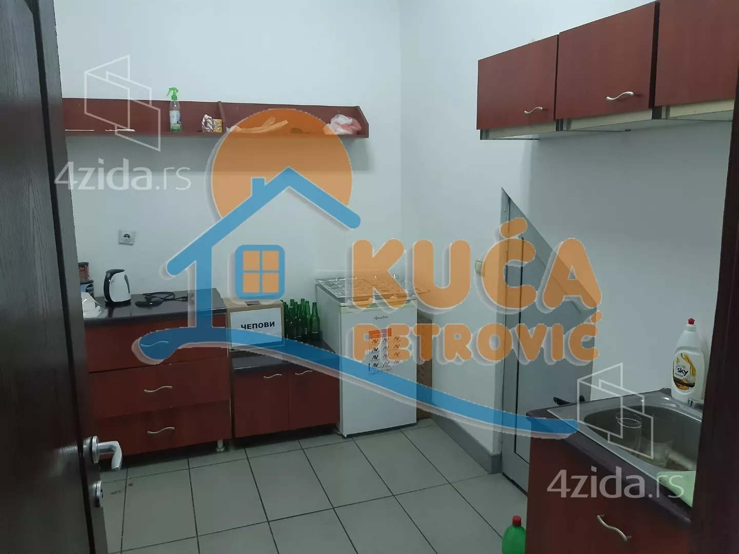 Lokal | 4zida
