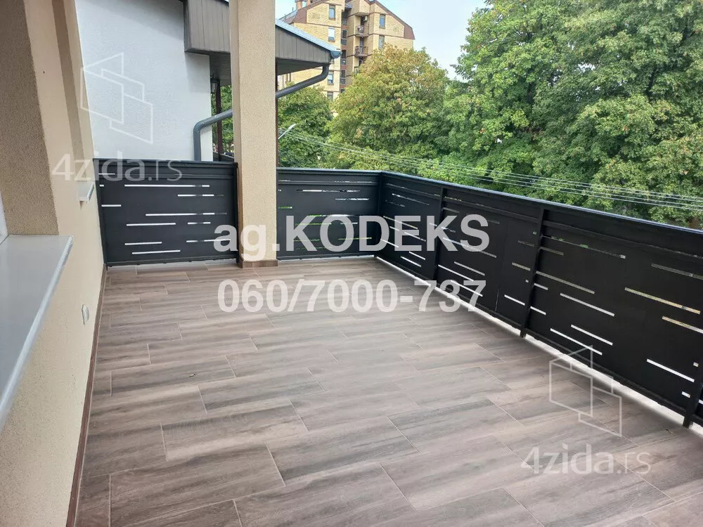 Četvoroiposoban stan | 4zida