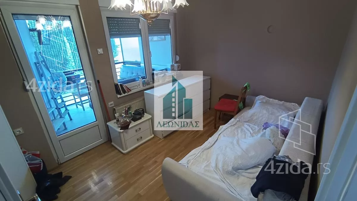 Četvoroiposoban stan | 4zida