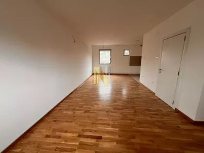 Lipov Gaj | 4zida.rs