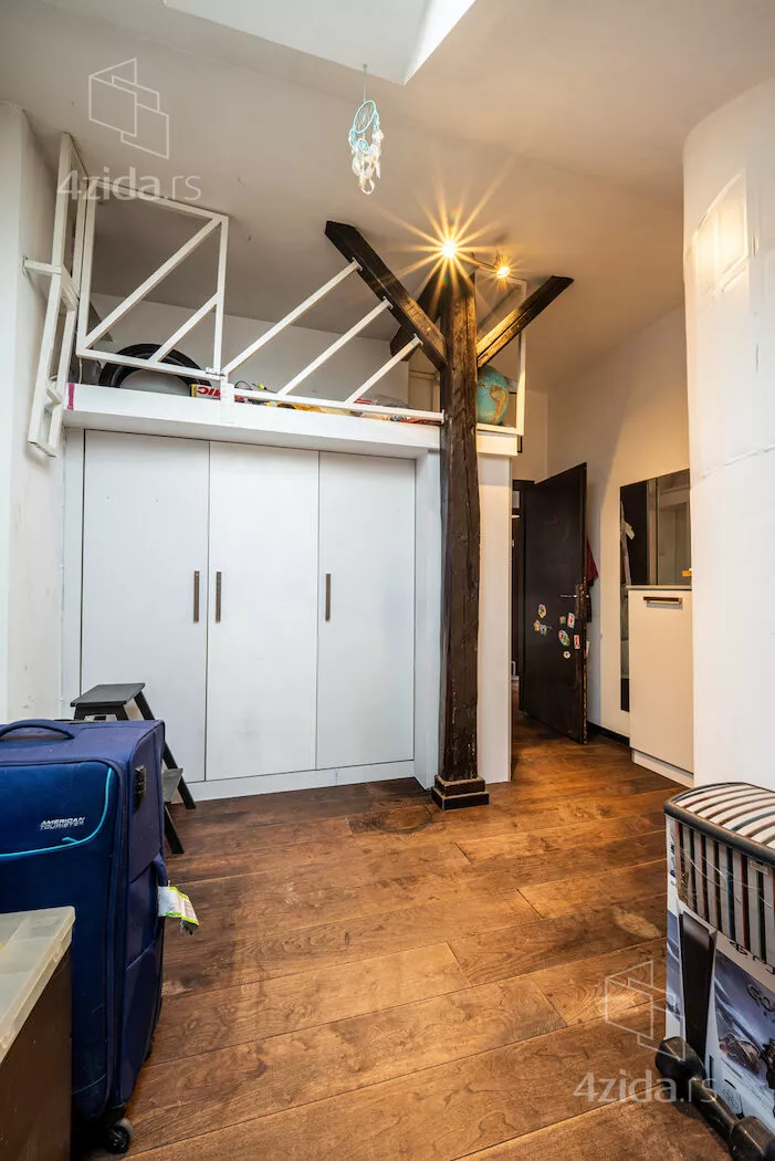 Četvoroiposoban stan | 4zida