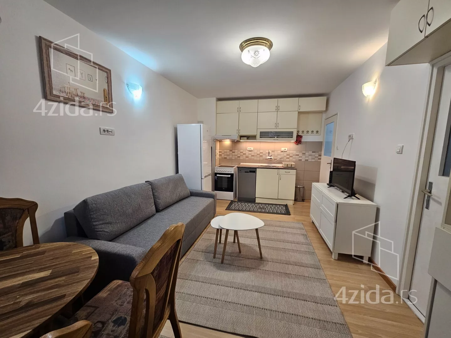 Jednoiposoban stan | 4zida