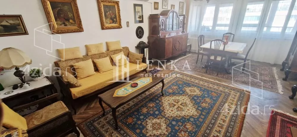 Četvoroiposoban stan | 4zida