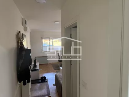 Julino Brdo | 4zida.rs