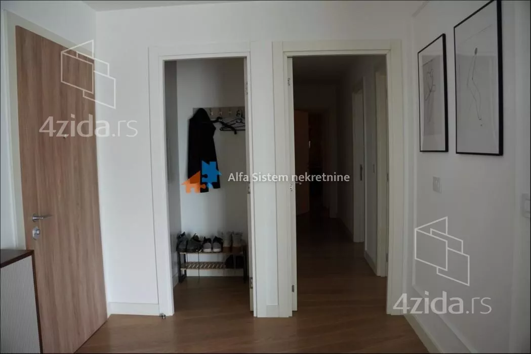 Petosoban stan | 4zida