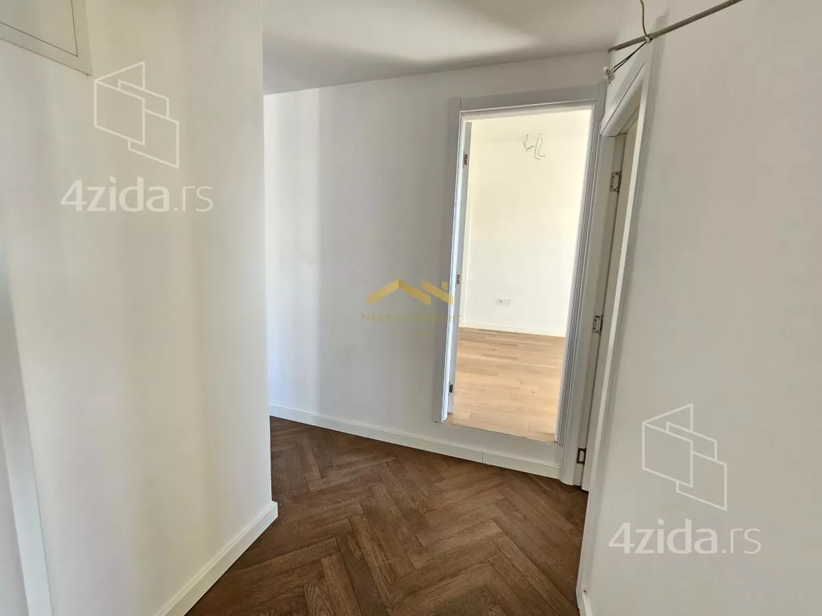 Četvoroiposoban stan | 4zida