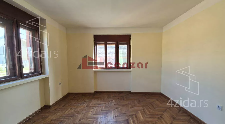Продается 1-этажный дом, Bajmok, 47.000€, 185m² — фото