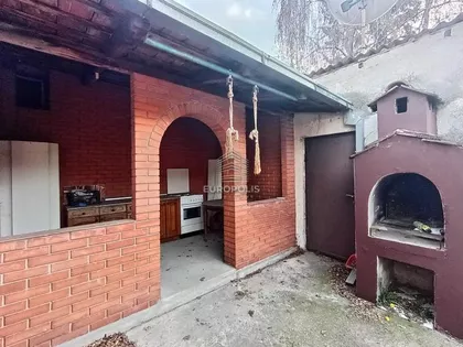 Prvomajska | 4zida.rs