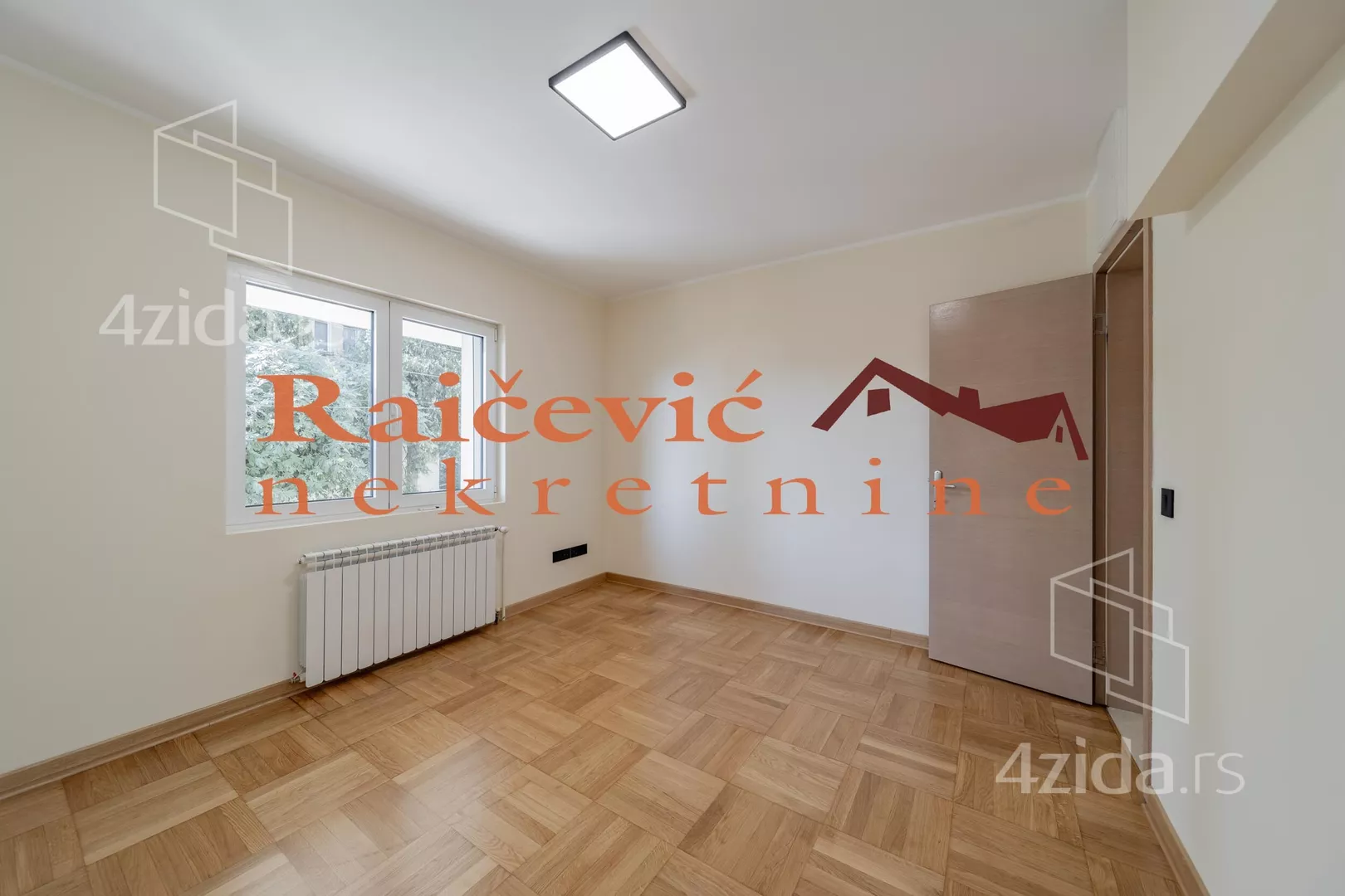 Četvoroiposoban stan | 4zida