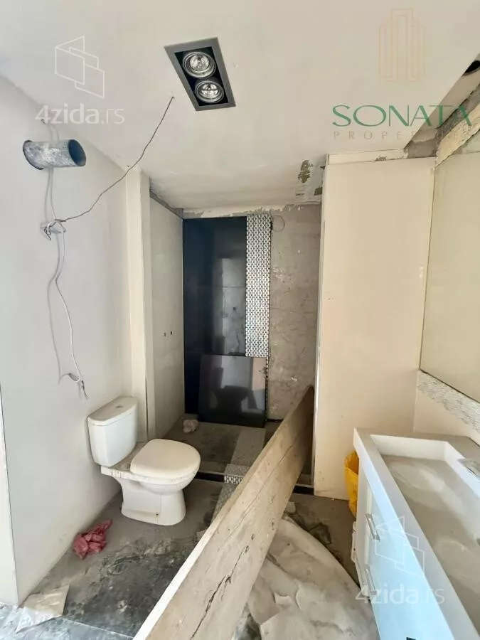 Sedmosoban stan | 4zida