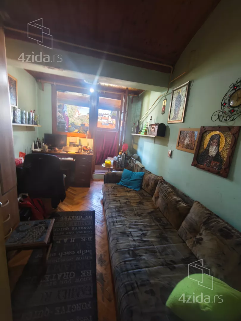 Troiposoban stan | 4zida