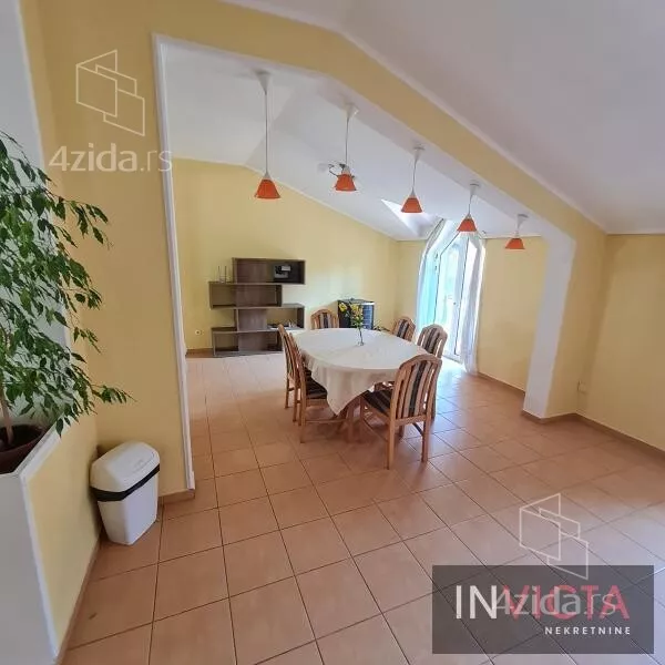 Petosoban stan | 4zida