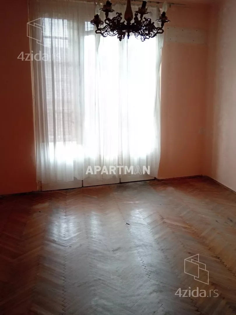 Četvoroiposoban stan | 4zida