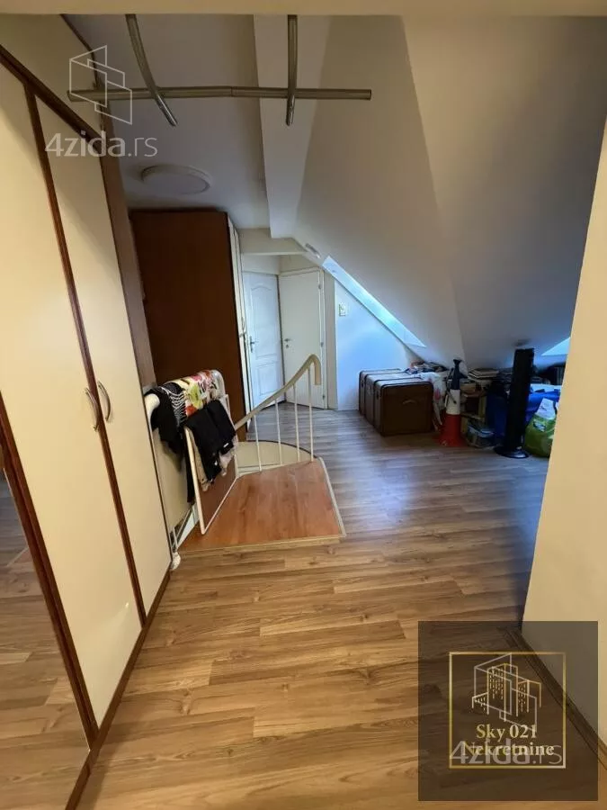 Četvoroiposoban stan | 4zida