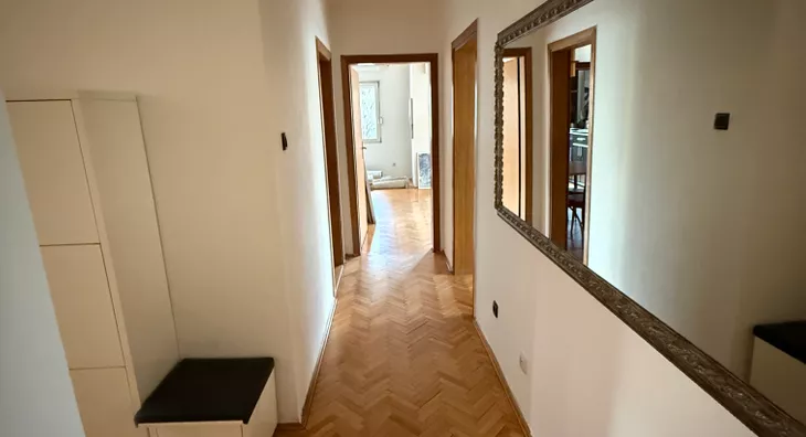 Četvoroiposoban stan | 4zida