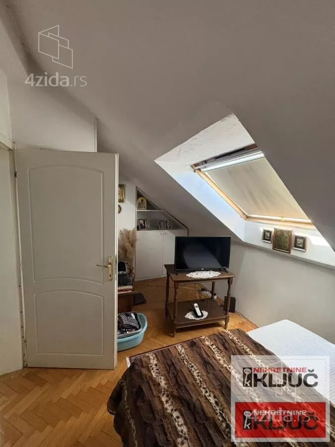 Troiposoban stan | 4zida