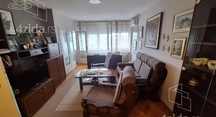 Troiposoban stan | 4zida