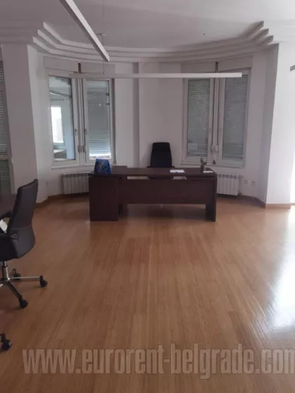 DEDINJE BELI DVOR | 4zida.rs