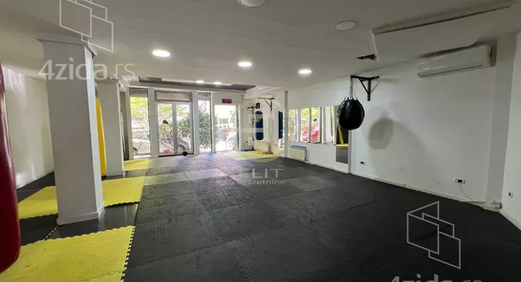 Poslovni prostor | 4zida