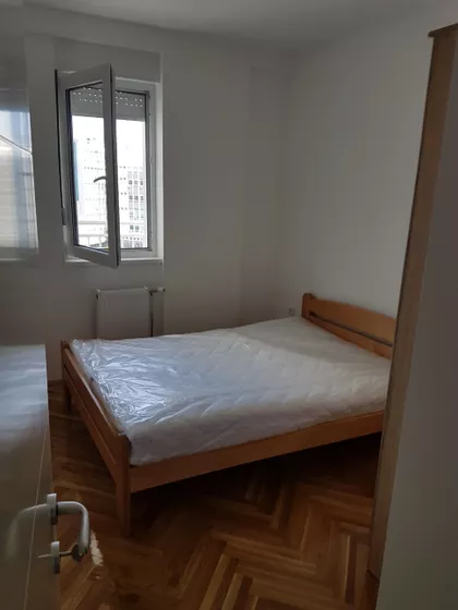 Polgar Andraša | 4zida.rs