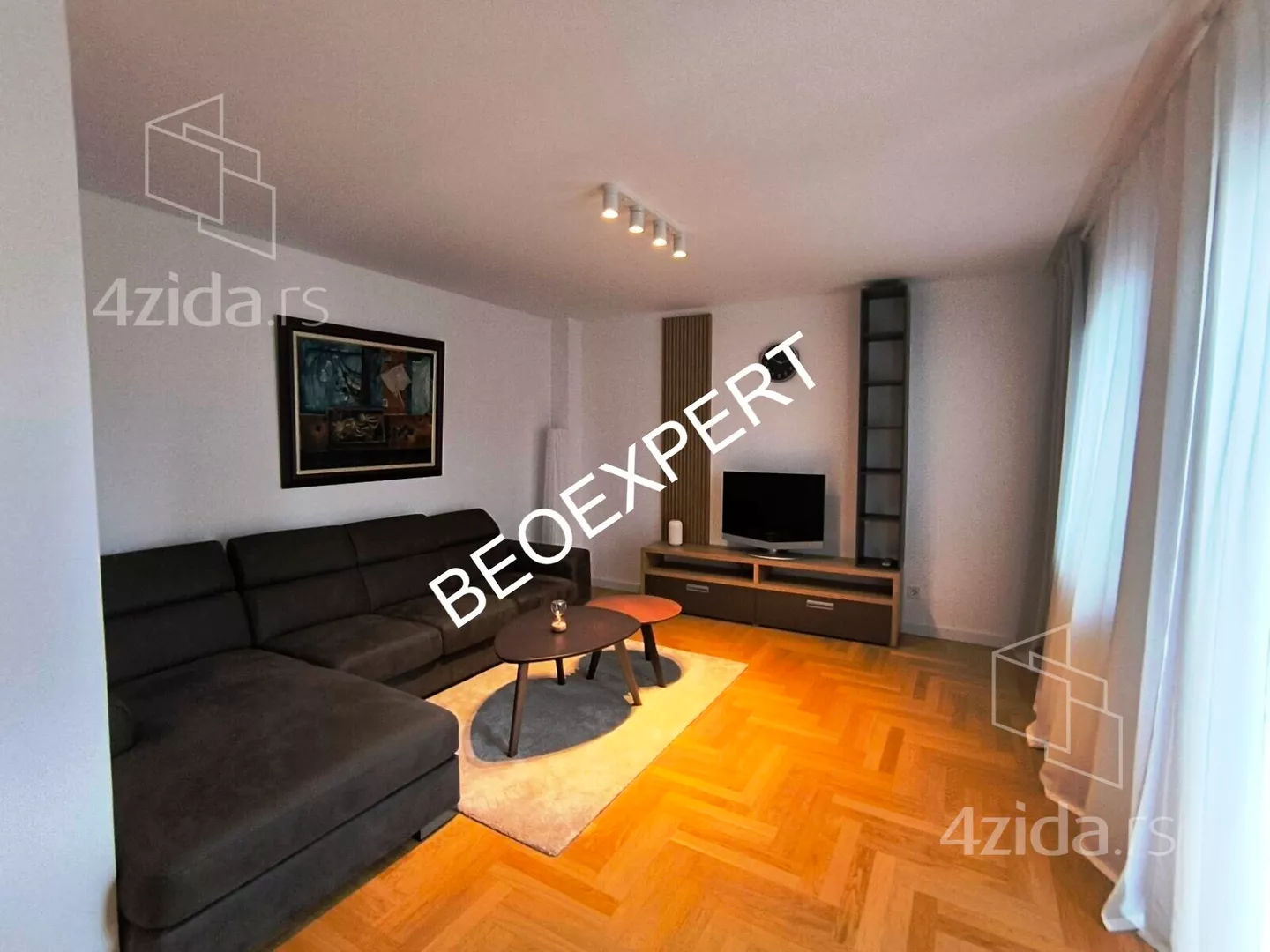 Šestosoban stan | 4zida